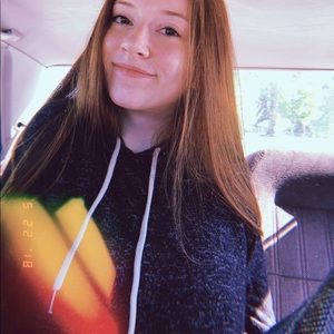 ✨SOLD✨ Ambiance sweater